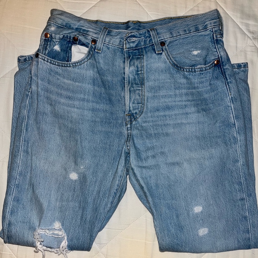 Levi’s Premium Distressed Button Up Light Blue Jean (size 28/26)